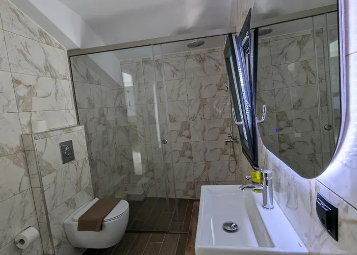 Selini By Deniastella