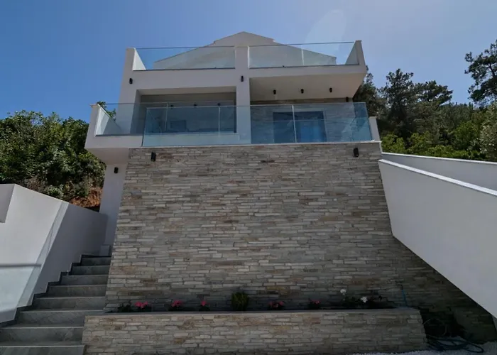 Selini By Deniastella سكالا بوتامياس